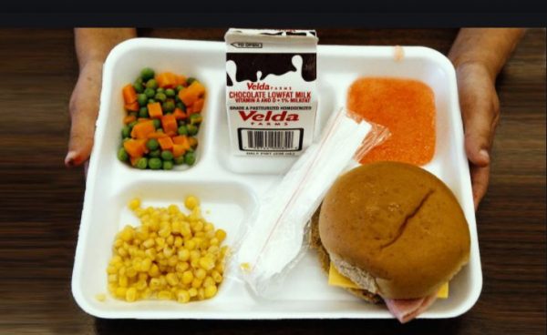 Чем кормят детей в школе в америке