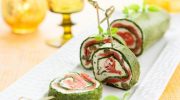 Очень красивый и вкусный пасхальный зелено-розовый рулет