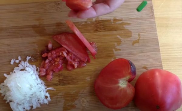 Притовление томатной начинки