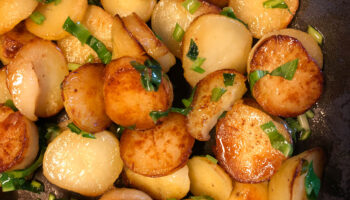 3 французских способа приготовить картофель как в ресторане — вкусно и дорого: картофель слайсами, кокот и дарфан.
