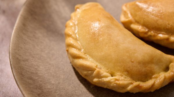 what-is-the-best-way-to-seal-an-empanada-1727280135